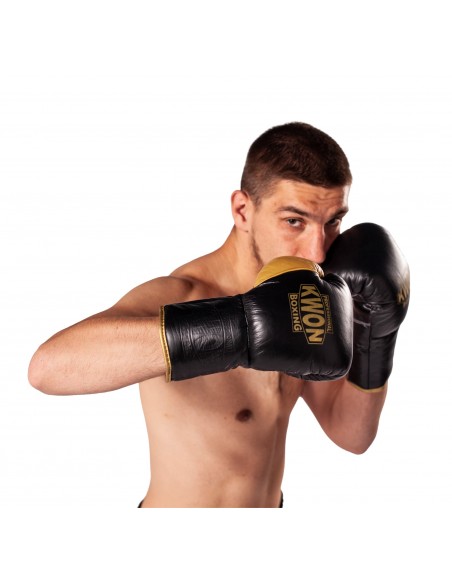 Gants de boxe en cuir avec lacets  Gants de boxe en cuir avec lacets