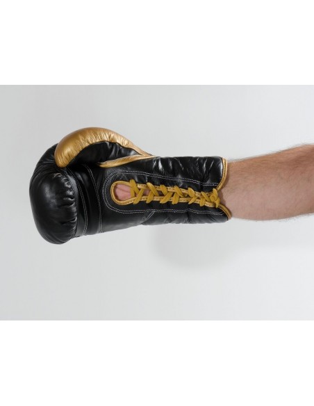 Gants de boxe en cuir avec lacets  Gants de boxe en cuir avec lacets