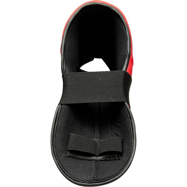 Coups de pied, protège-pieds, équipement de pied