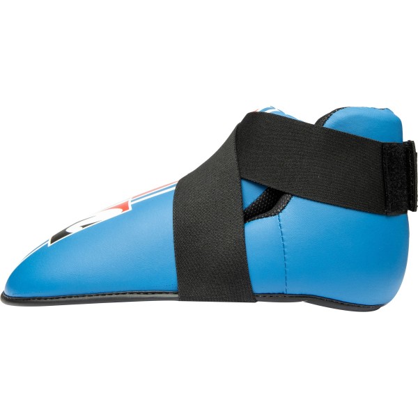 Coups de pied, protège-pieds, équipement de pied