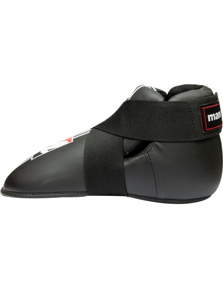 Coups de pied, protège-pieds, équipement de pied   Coups de pied, protège-pieds, équipement de pied